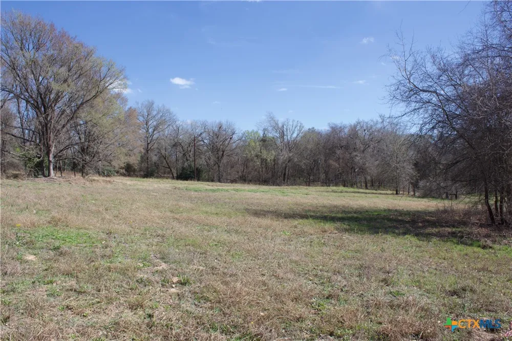 132 Highland Drive Cameron, TX 76520