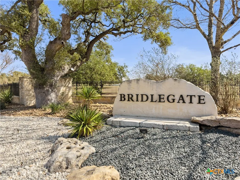 1046 Buckskin Trail Bandera, TX 78003