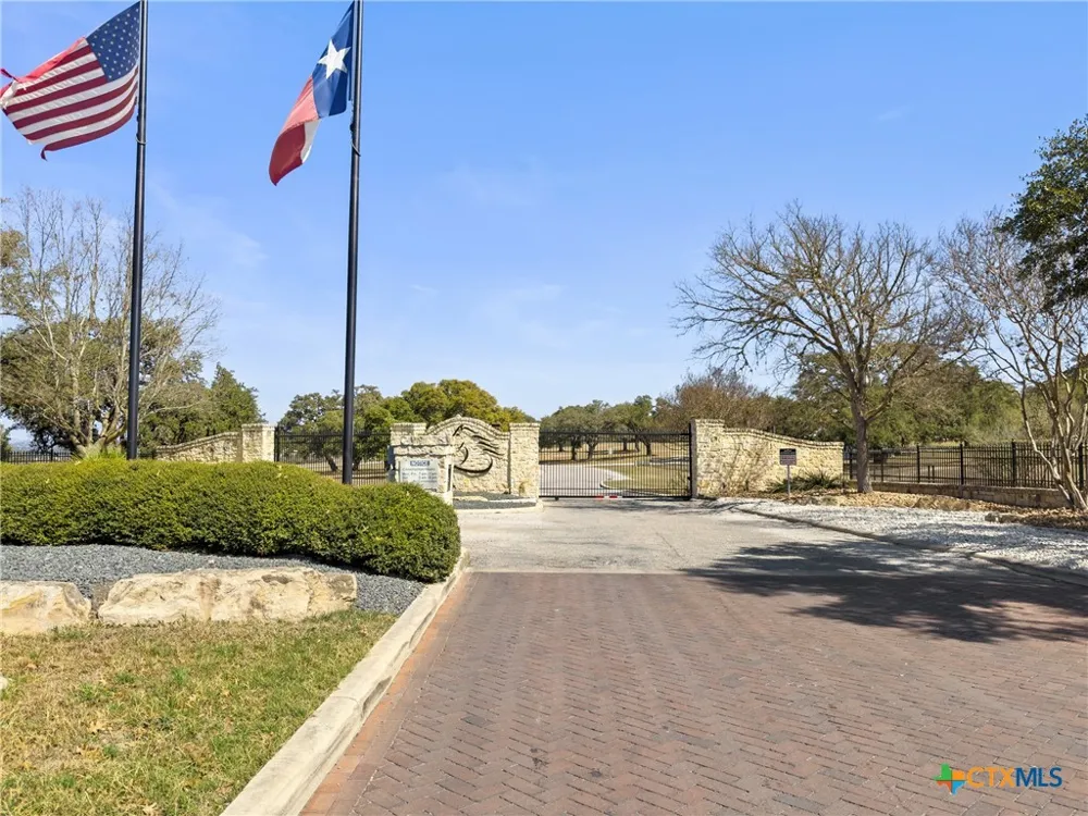 1046 Buckskin Trail Bandera, TX 78003
