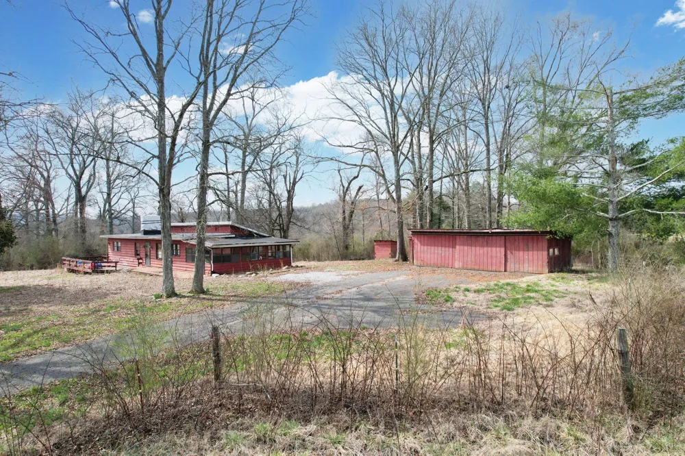 305 County Road 180 Athens, TN 37303