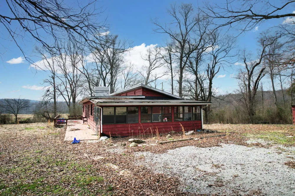 305 County Road 180 Athens, TN 37303