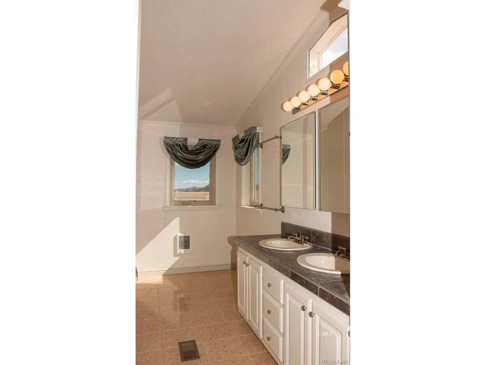 415 Oak Grove Circle Westcliffe, CO 81252