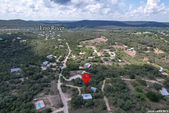 711 Mariposa Avenue Concan, TX 78801