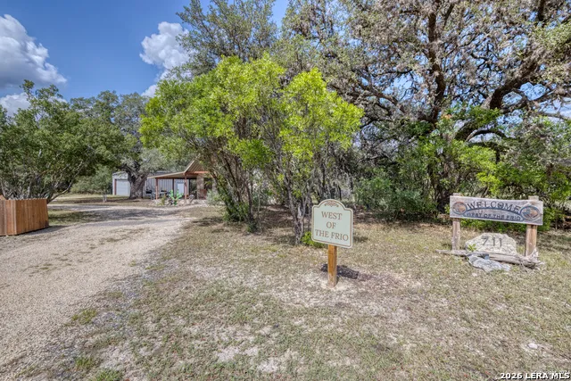 711 Mariposa Avenue Concan, TX 78801