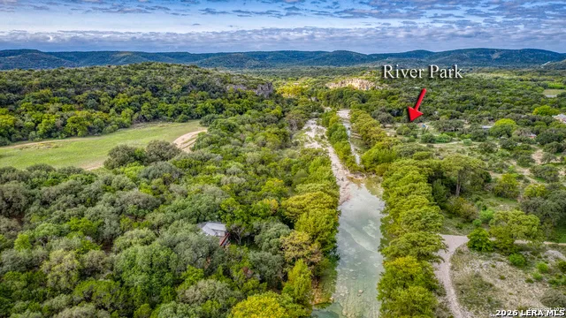 711 Mariposa Avenue Concan, TX 78801