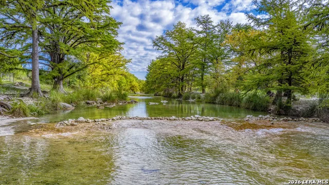 711 Mariposa Avenue Concan, TX 78801