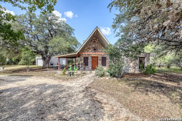 711 Mariposa Avenue Concan, TX 78801