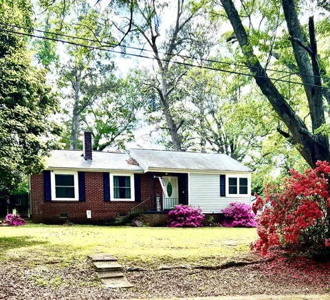 823 Sunset Drive