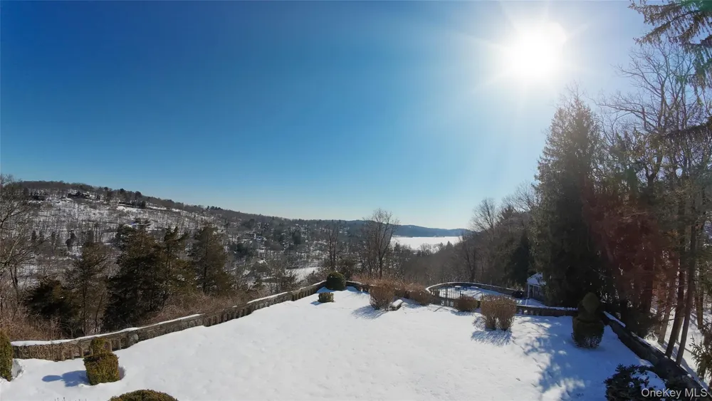 43 Ontio Road Tuxedo Park, NY 10987