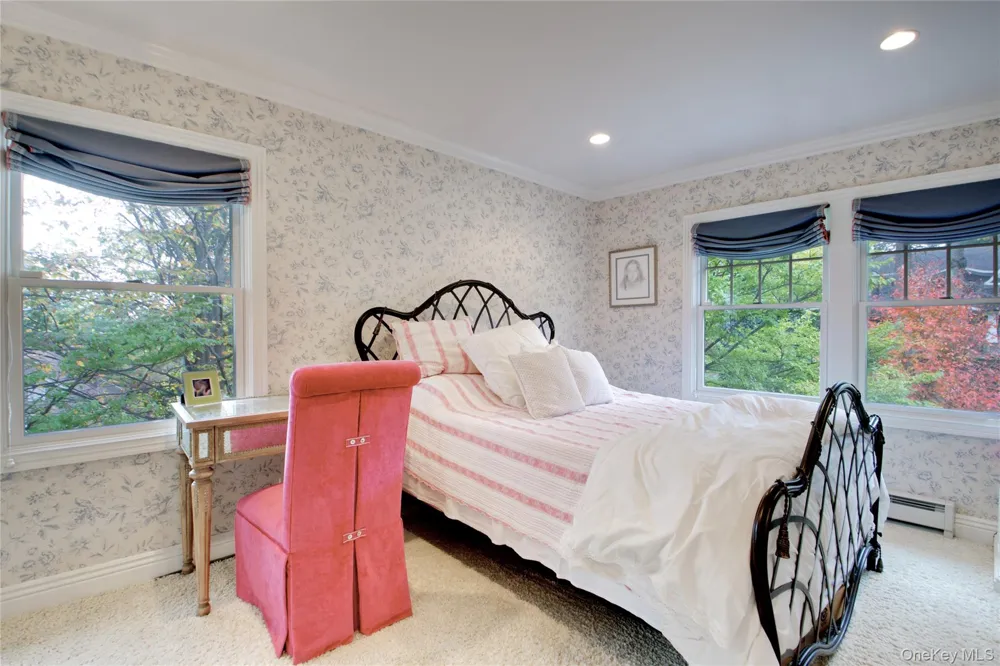110 Birch Drive East Hills, NY 11576