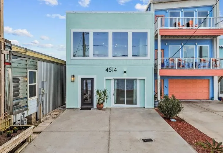 4514 Boulevard Street Bacliff, TX 77518