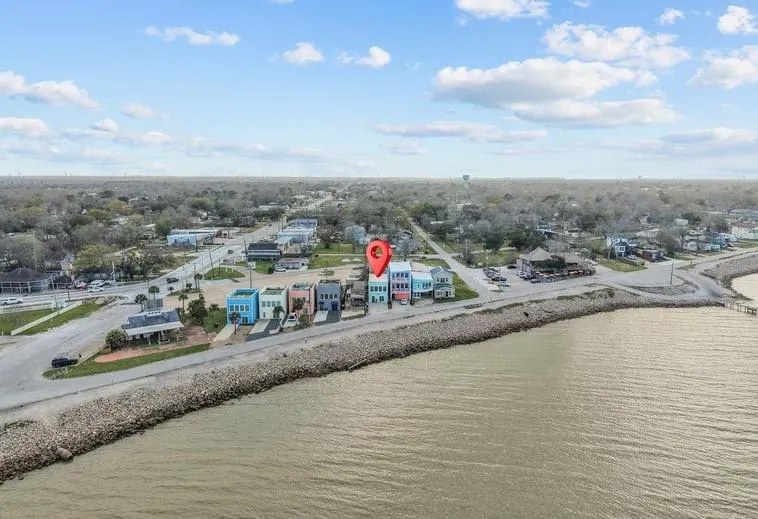 4514 Boulevard Street Bacliff, TX 77518