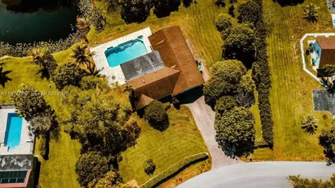 11030 SW 42nd Ct