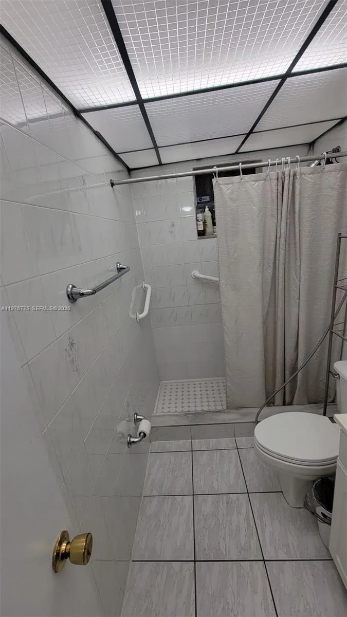 6820 W Flagler St #207 Miami, FL 33144