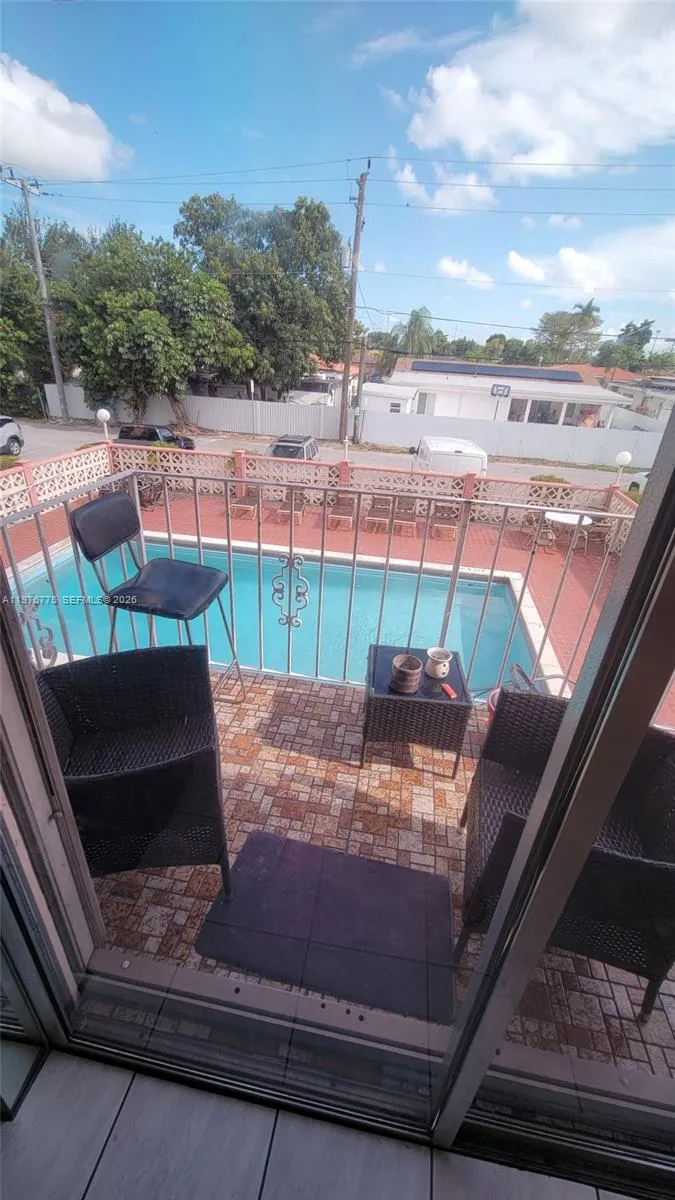 6820 W Flagler St #207 Miami, FL 33144