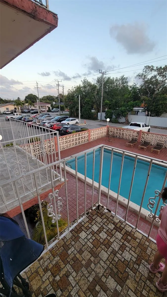 6820 W Flagler St #207 Miami, FL 33144