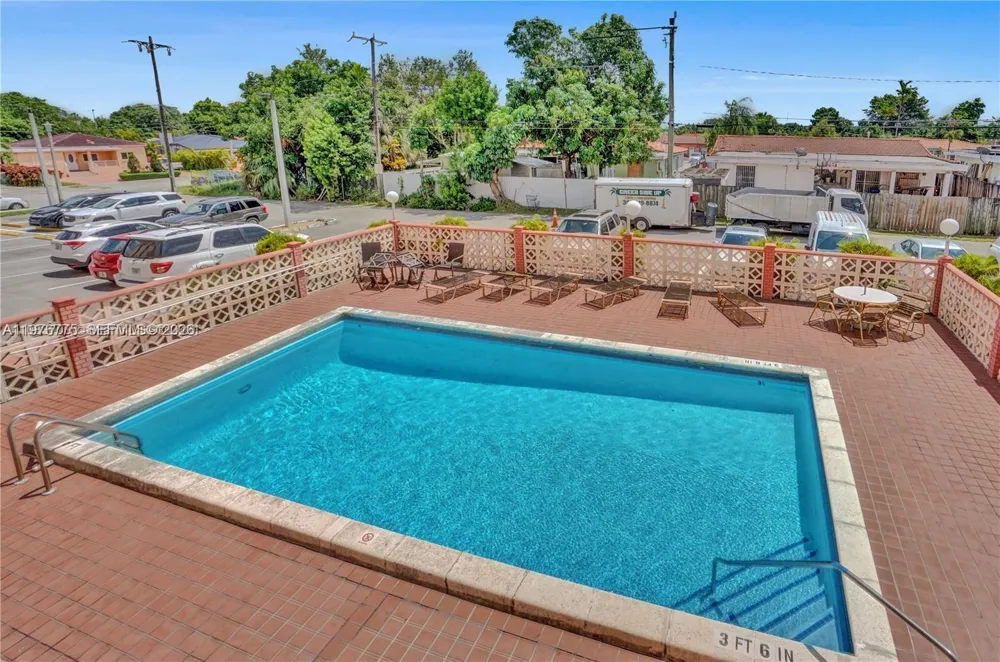 6820 W Flagler St #207 Miami, FL 33144