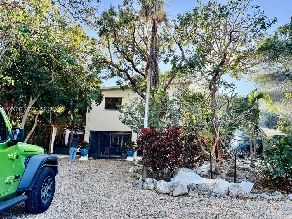 1615 Harbor Dr Marathon, FL 33050