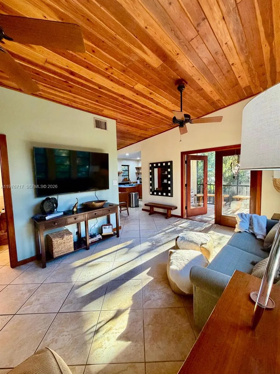 1615 Harbor Dr Marathon, FL 33050