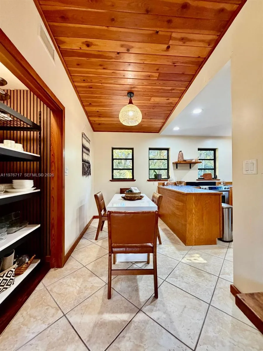 1615 Harbor Dr Marathon, FL 33050