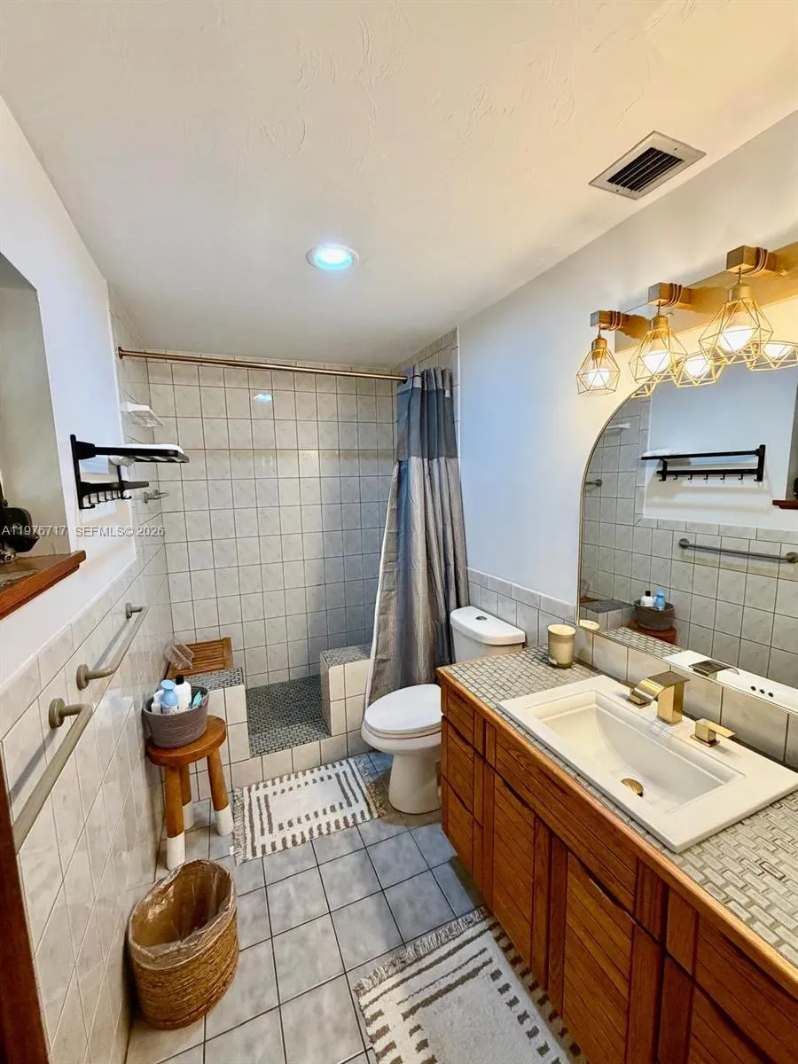 1615 Harbor Dr Marathon, FL 33050