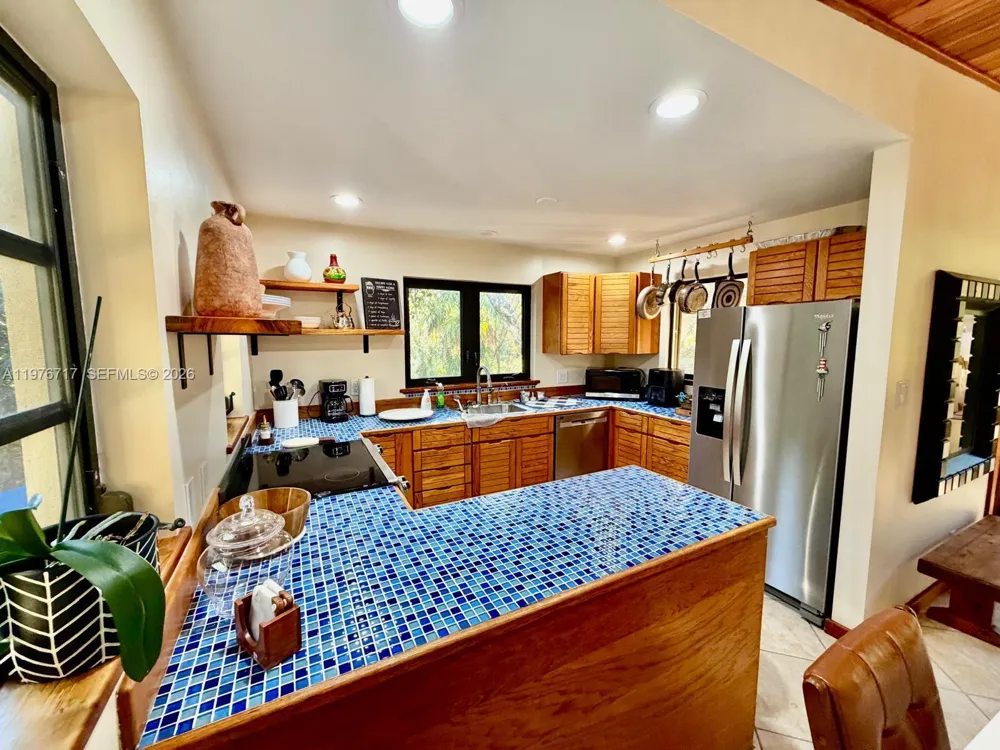 1615 Harbor Dr Marathon, FL 33050