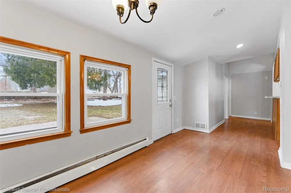2380 Rolandale West Bloomfield Charter Township, MI 48324
