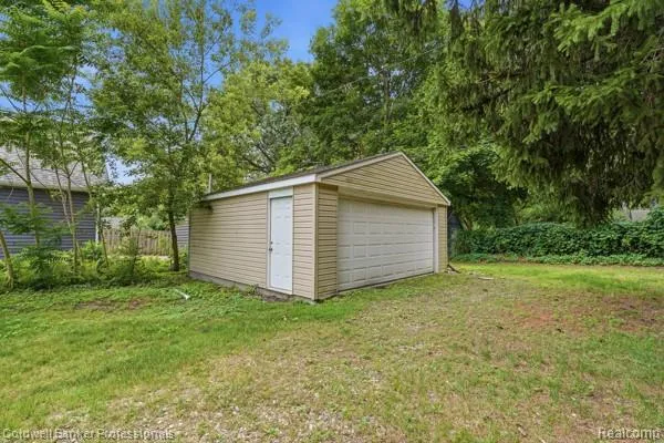 2380 Rolandale West Bloomfield Charter Township, MI 48324