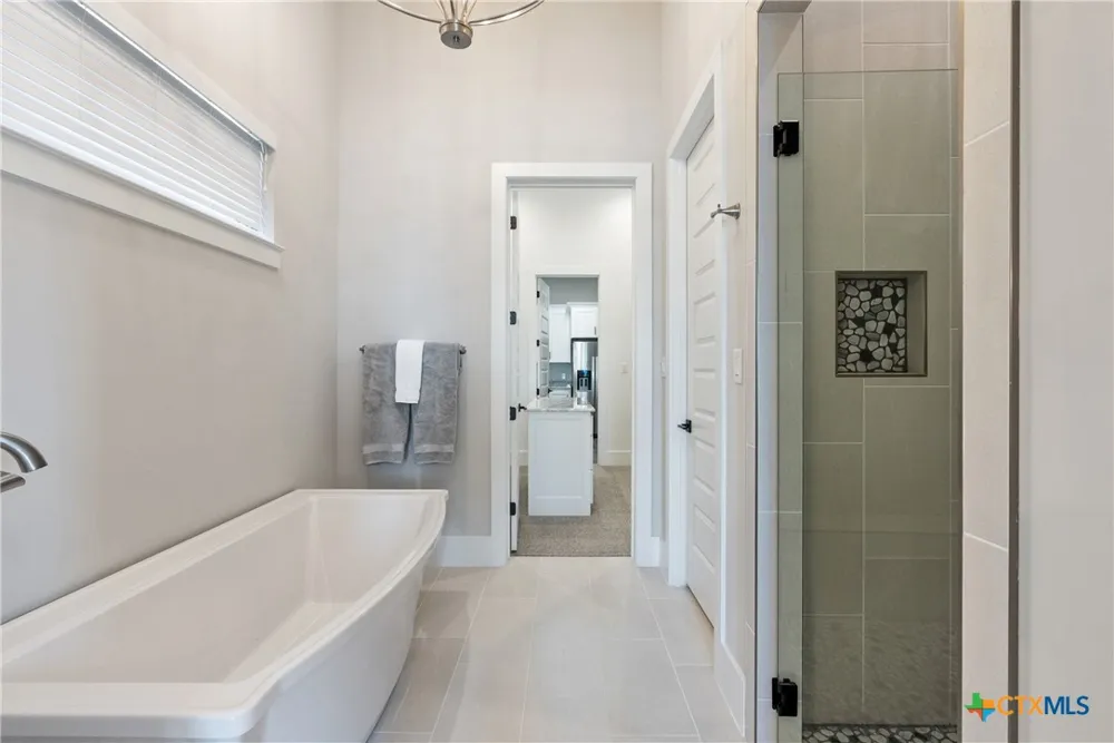 121 Houdini Way Kingsland, TX 78639