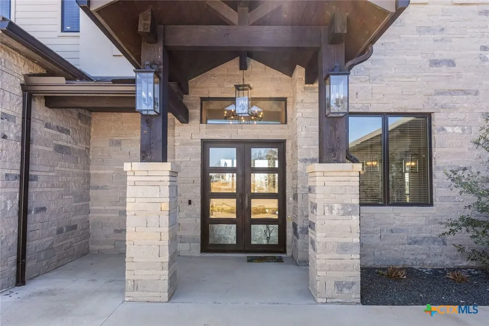 121 Houdini Way Kingsland, TX 78639