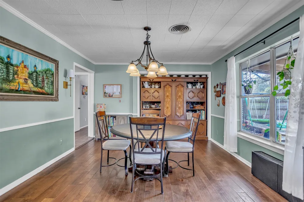 709 Hurstview Drive Hurst, TX 76053