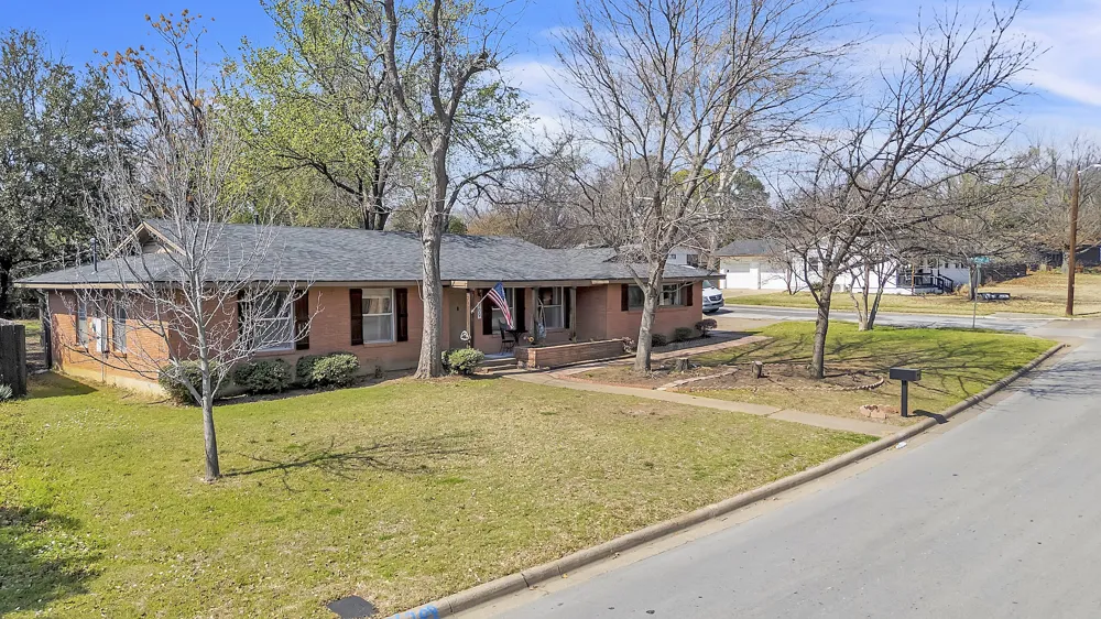 709 Hurstview Drive Hurst, TX 76053