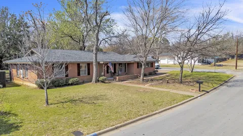 709 Hurstview Drive