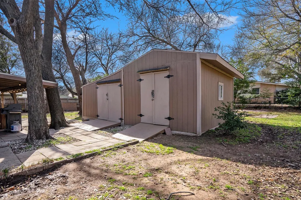 709 Hurstview Drive Hurst, TX 76053