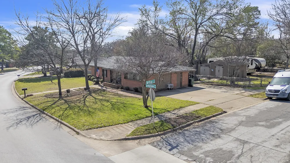 709 Hurstview Drive Hurst, TX 76053