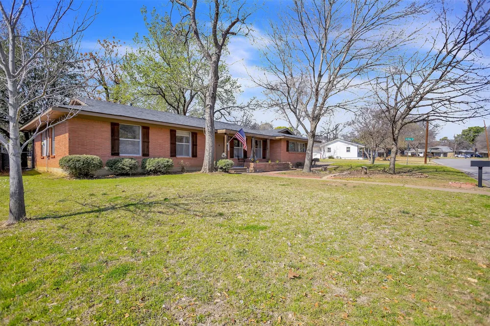 709 Hurstview Drive Hurst, TX 76053