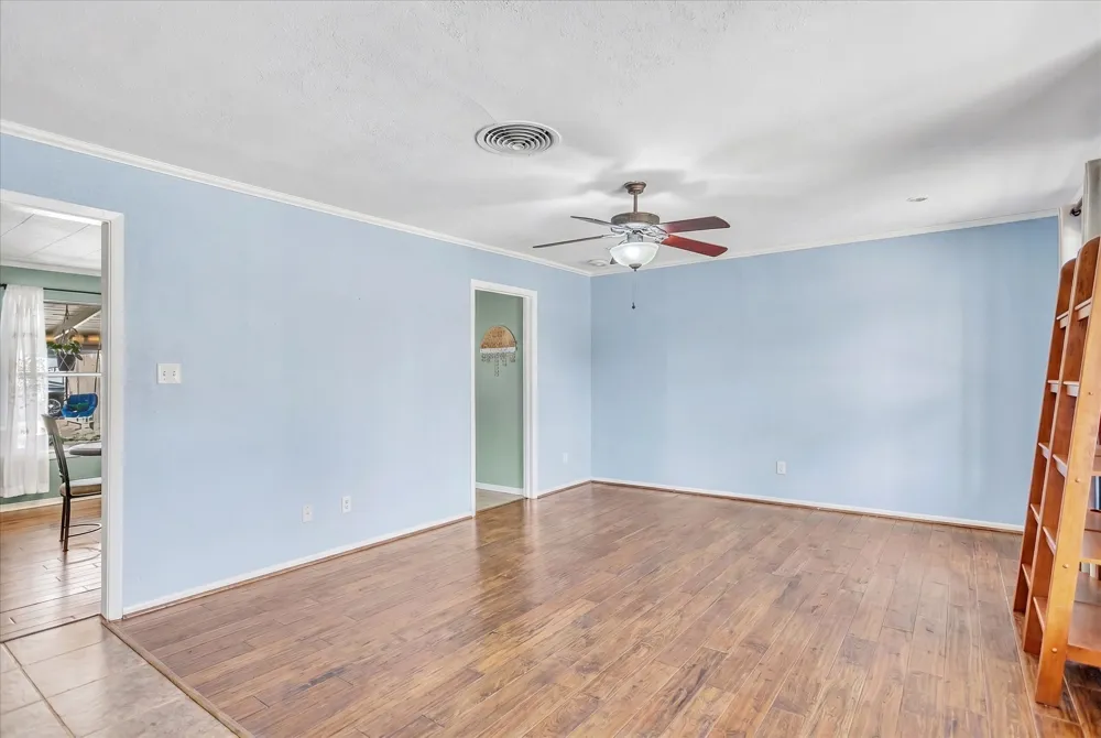 709 Hurstview Drive Hurst, TX 76053