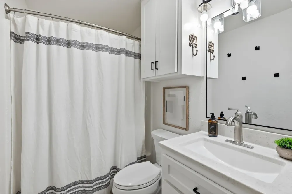 3033 Hells Gate Loop #E207 Strawn, TX 76475