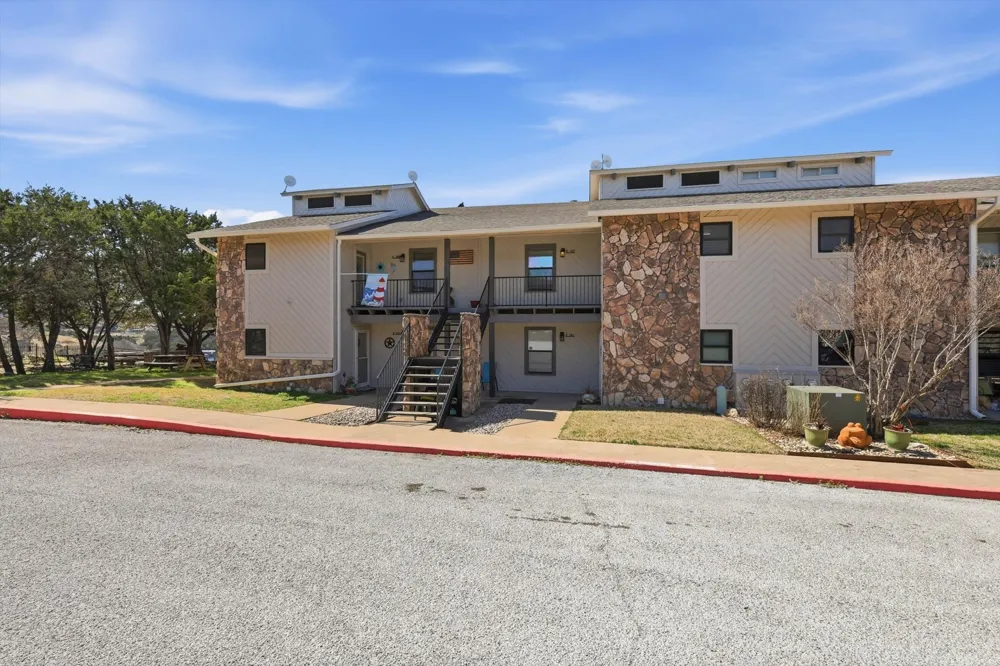 3033 Hells Gate Loop #E207 Strawn, TX 76475