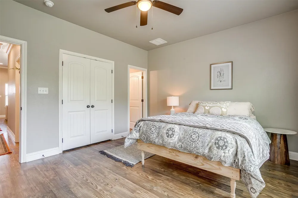 2708 James Road Granbury, TX 76049