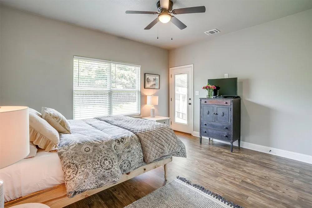 2708 James Road Granbury, TX 76049