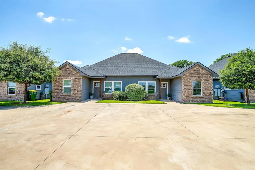 2708 James Road Granbury, TX 76049