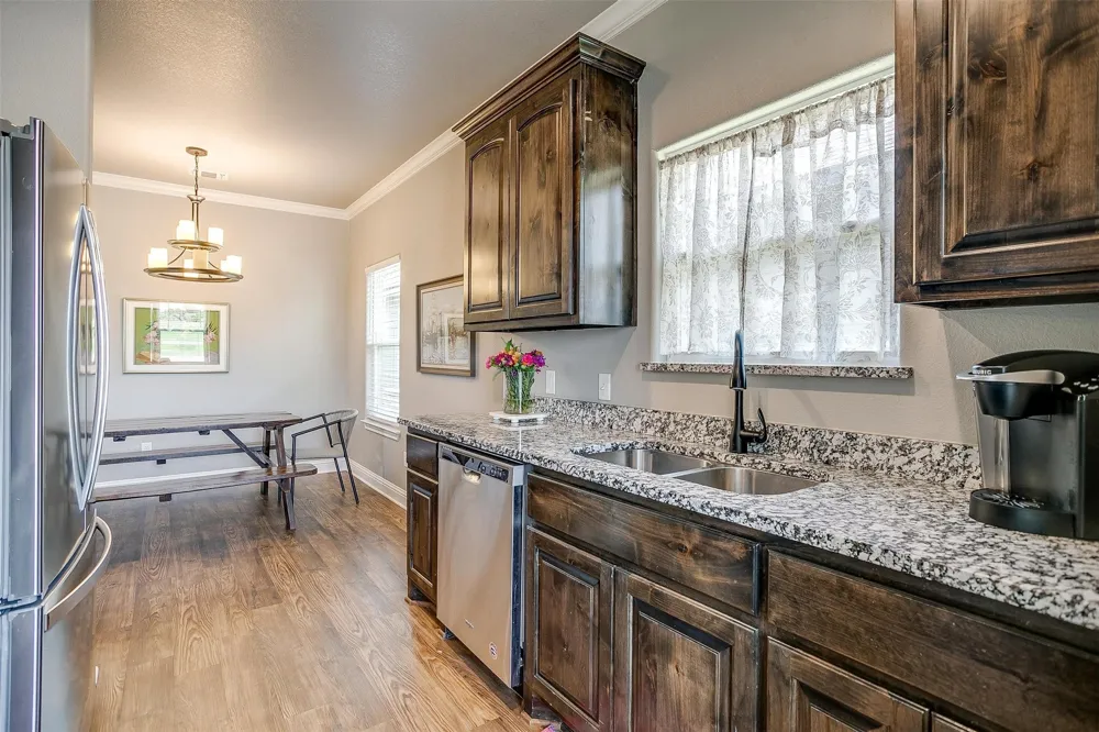 2708 James Road Granbury, TX 76049