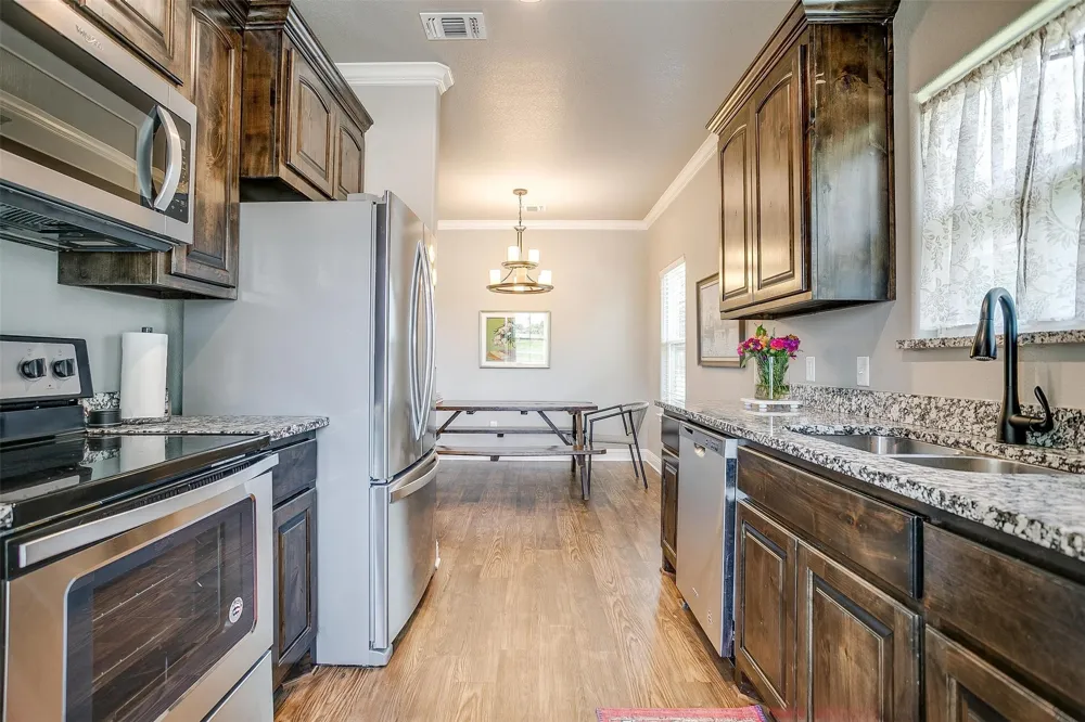 2708 James Road Granbury, TX 76049