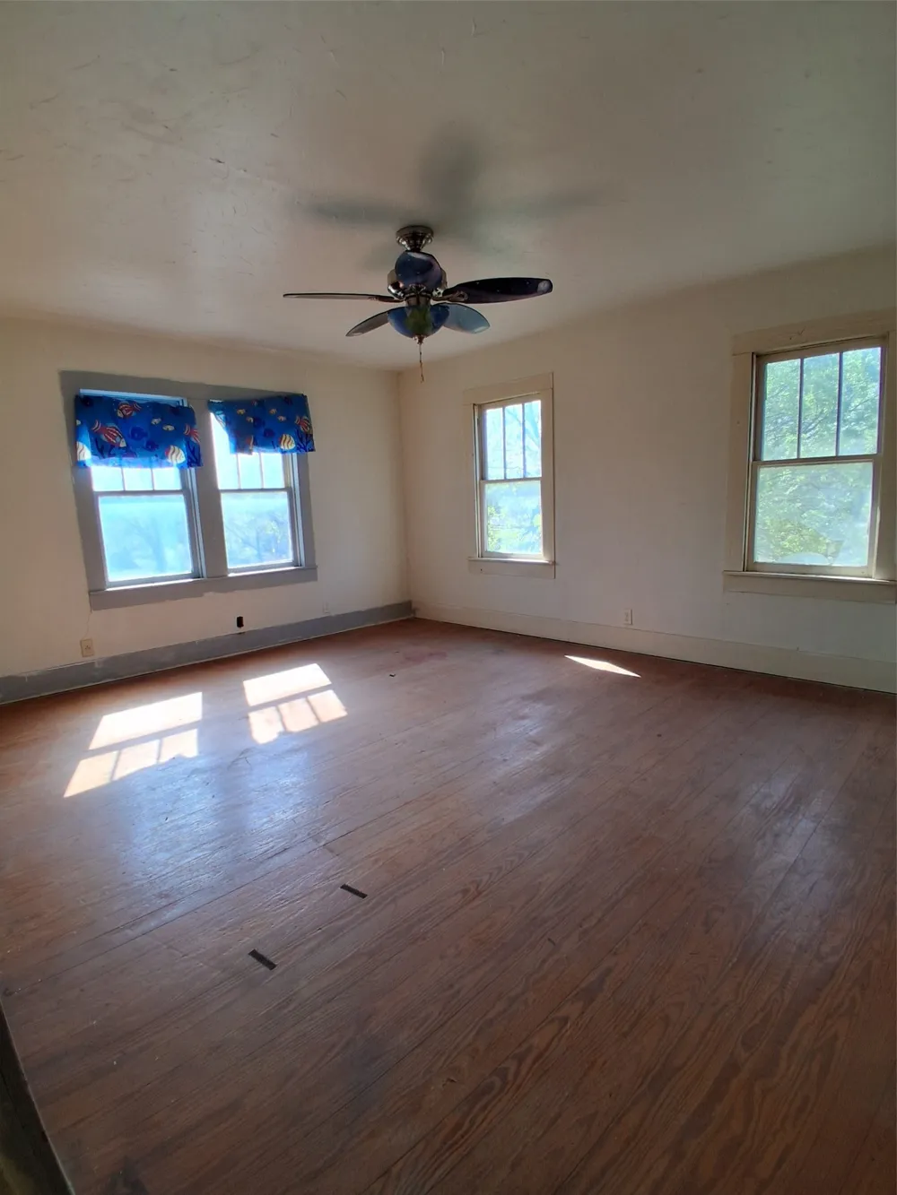 208 E 4th Street Coleman, TX 76834