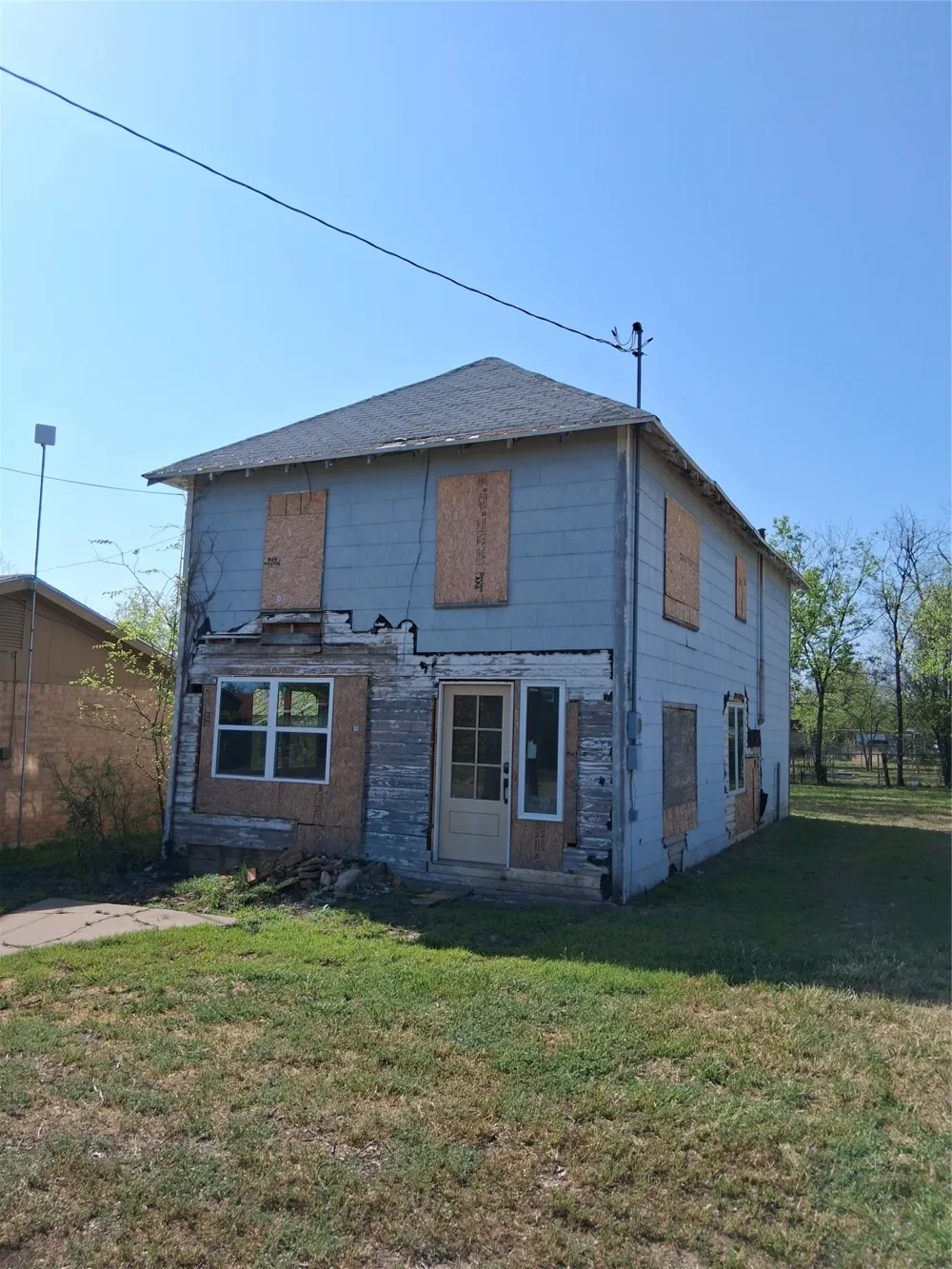208 E 4th Street Coleman, TX 76834