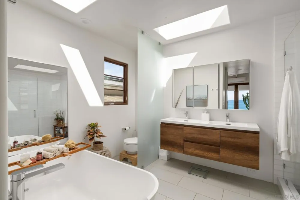 1370 Neptune Encinitas, CA 92024
