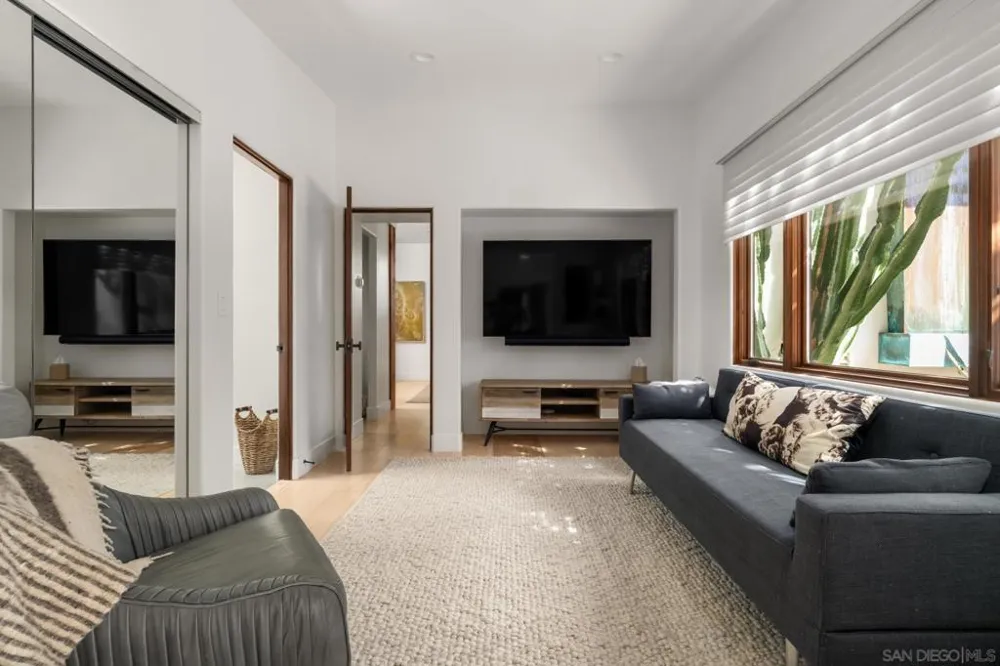 1370 Neptune Encinitas, CA 92024