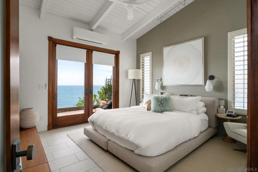 1370 Neptune Encinitas, CA 92024