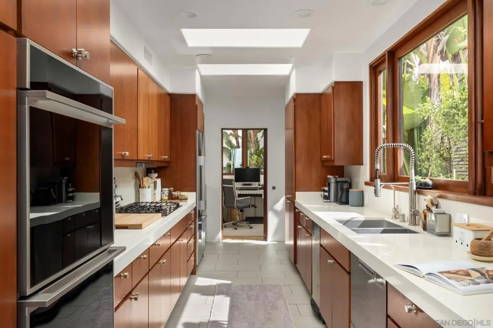 1370 Neptune Encinitas, CA 92024